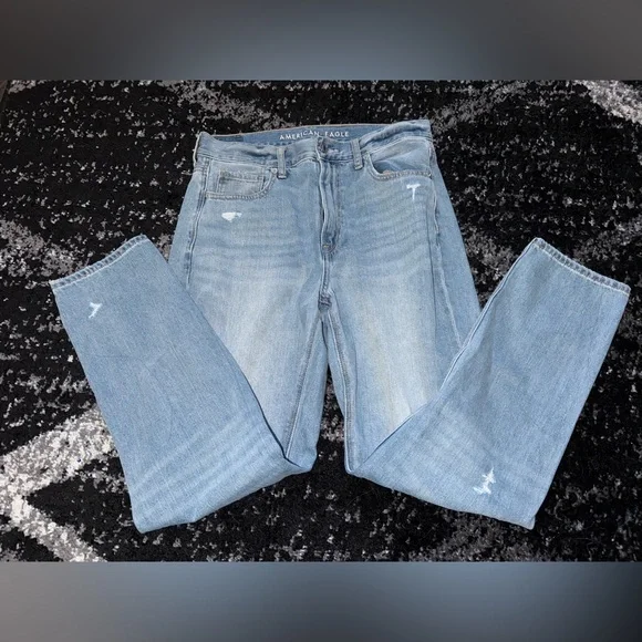 American Eagle Distressed mom jeans - Picture 3 of 7